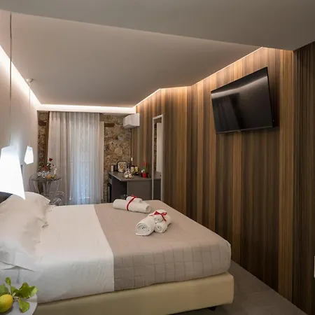 招待所 Charming 陶尔米纳